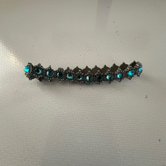 Southwestern Design Turquoise Stone Stretch Bracelet - Picture 10 of 10